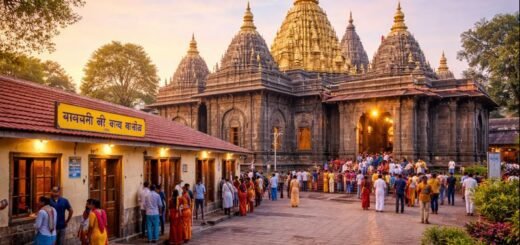 Kolhapur Mahalaxmi Temple Trust rooms and temple entrance.