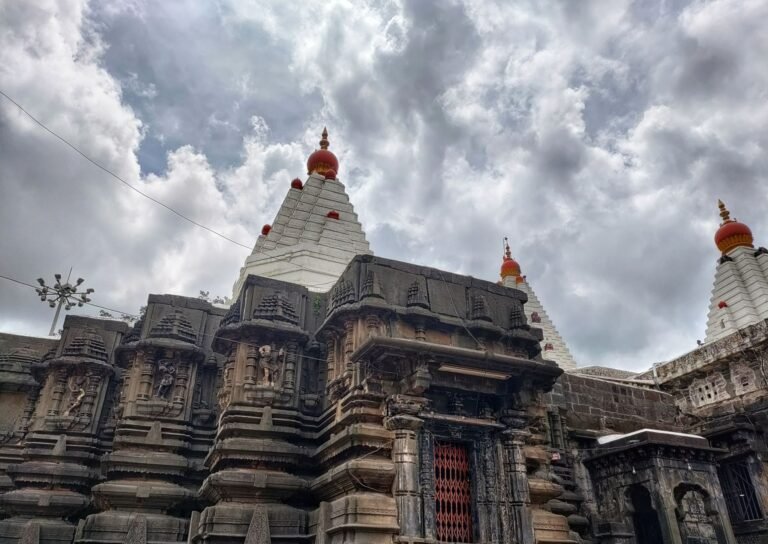Kolhapur Temple Mahalakshmi Live darshan at Ambabai Temple entrance
