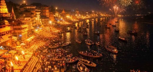 2022 Dev Deepawali Varanasi illuminated ghats festival