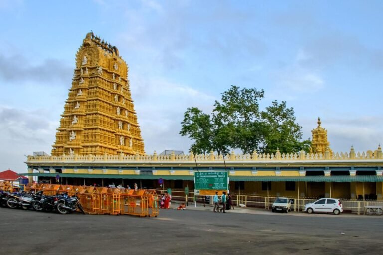 Mysore Chamundi Temple Annaprasadam with devotees receiving prasadam