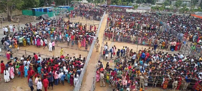 Tirumala Vaikunta Ekadasi 2023 pilgrims at temple