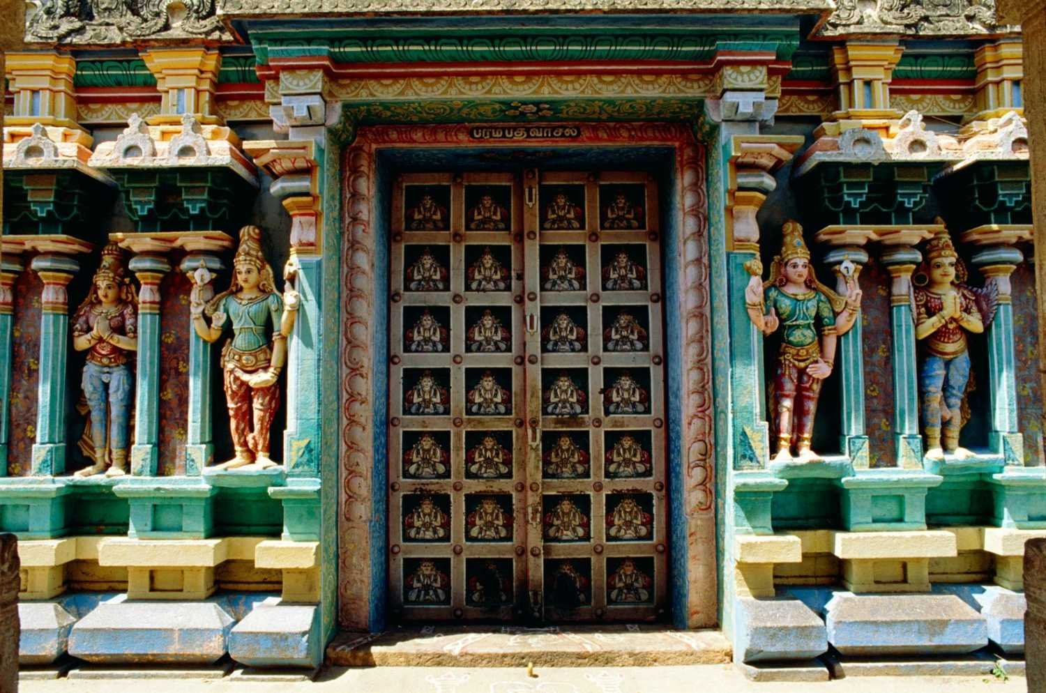 Vaikunta Ekadashi 2023 Date at temple entrance with devotees